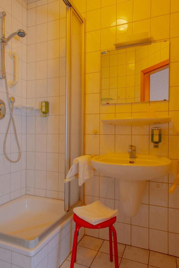 Christliche Gaestehaeuser Weinstrasse Neustadt an der Weinstrasse Luaran gambar